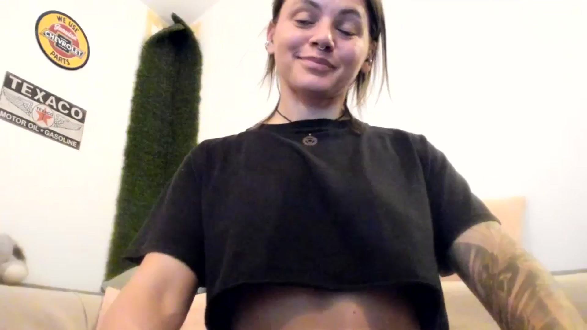 Gallery image thumbnail from PisuVamp_'s myfreecams stream on, 09/20/2024, 20:24 image 14 of 20
