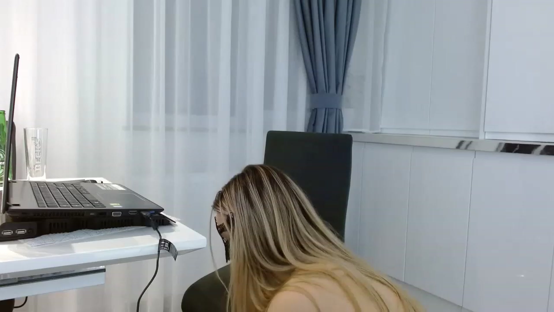 Gallery image thumbnail from PiumyMadWorld's myfreecams stream on, 03/26/2023, 18:45 image 19 of 20