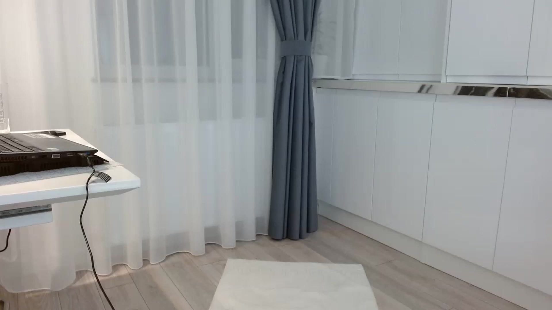 Gallery image thumbnail from PiumyMadWorld's myfreecams stream on, 03/26/2023, 18:45 image 10 of 20