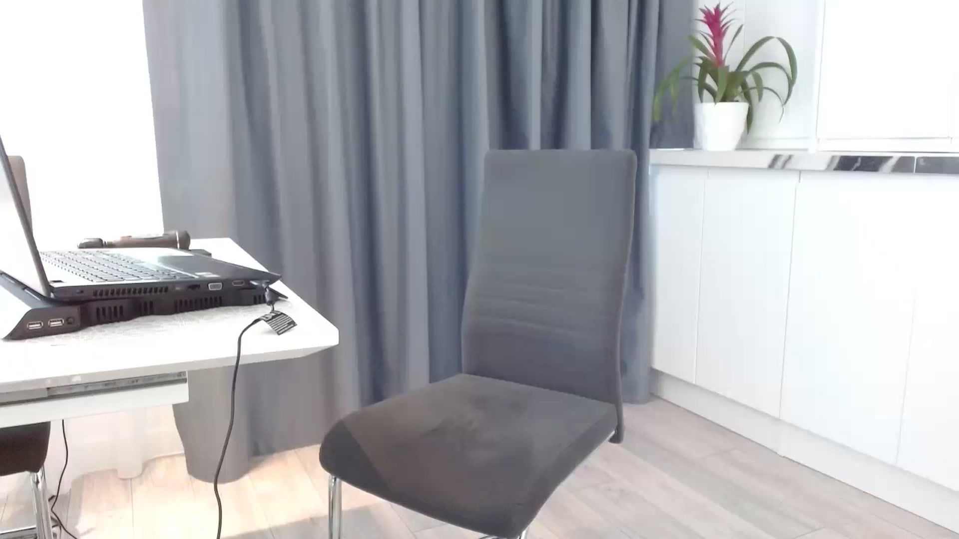 Gallery image thumbnail from PiumyMadWorld's myfreecams stream on, 07/29/2023, 15:15 image 17 of 20