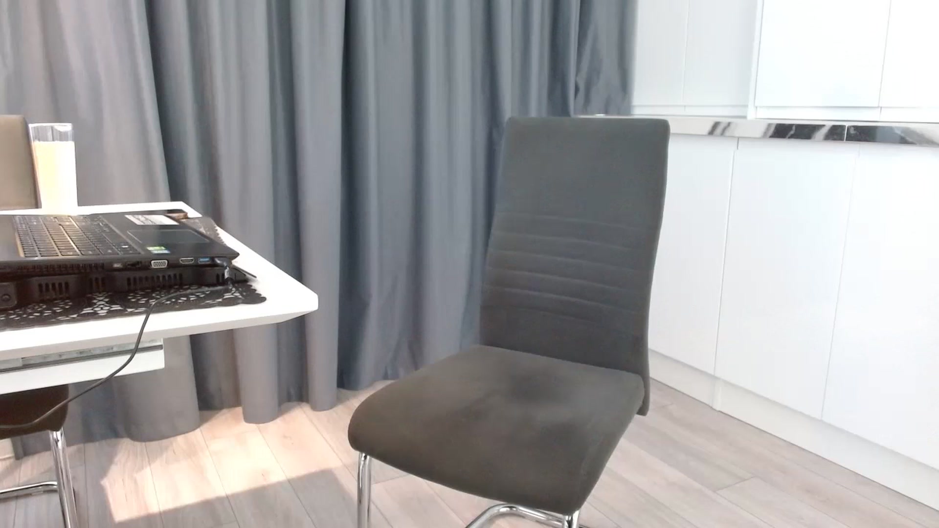 Gallery image thumbnail from PiumyMadWorld's myfreecams stream on, 04/27/2024, 15:38 image 9 of 20