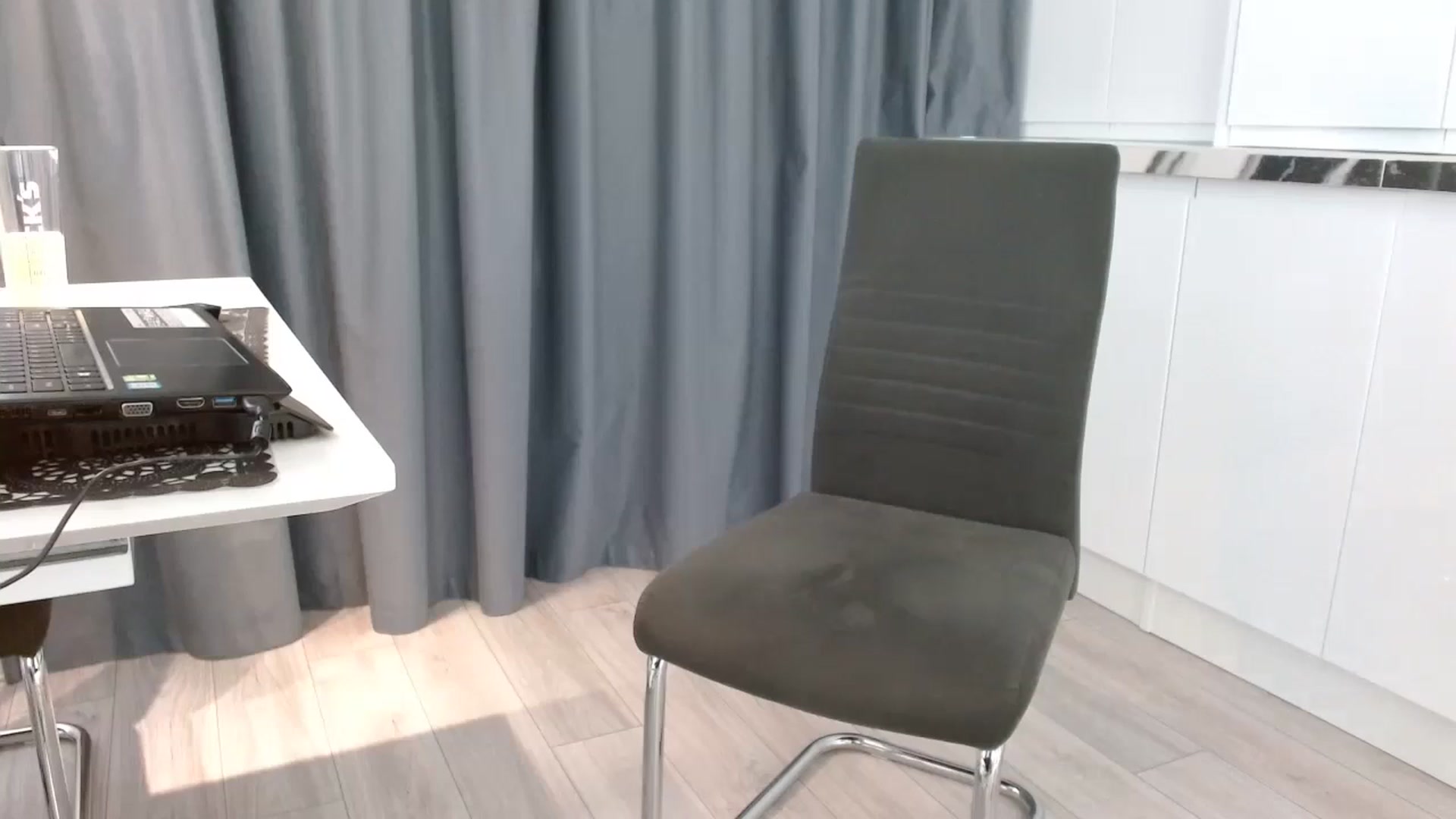 Gallery image thumbnail from PiumyMadWorld's myfreecams stream on, 04/27/2024, 16:21 image 3 of 20
