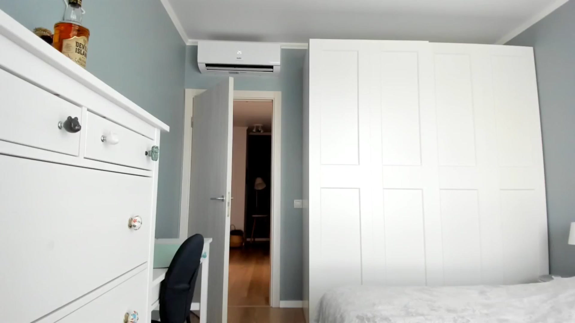 Gallery image thumbnail from Pixelss's myfreecams stream on, 08/10/2025, 10:33 image 7 of 20