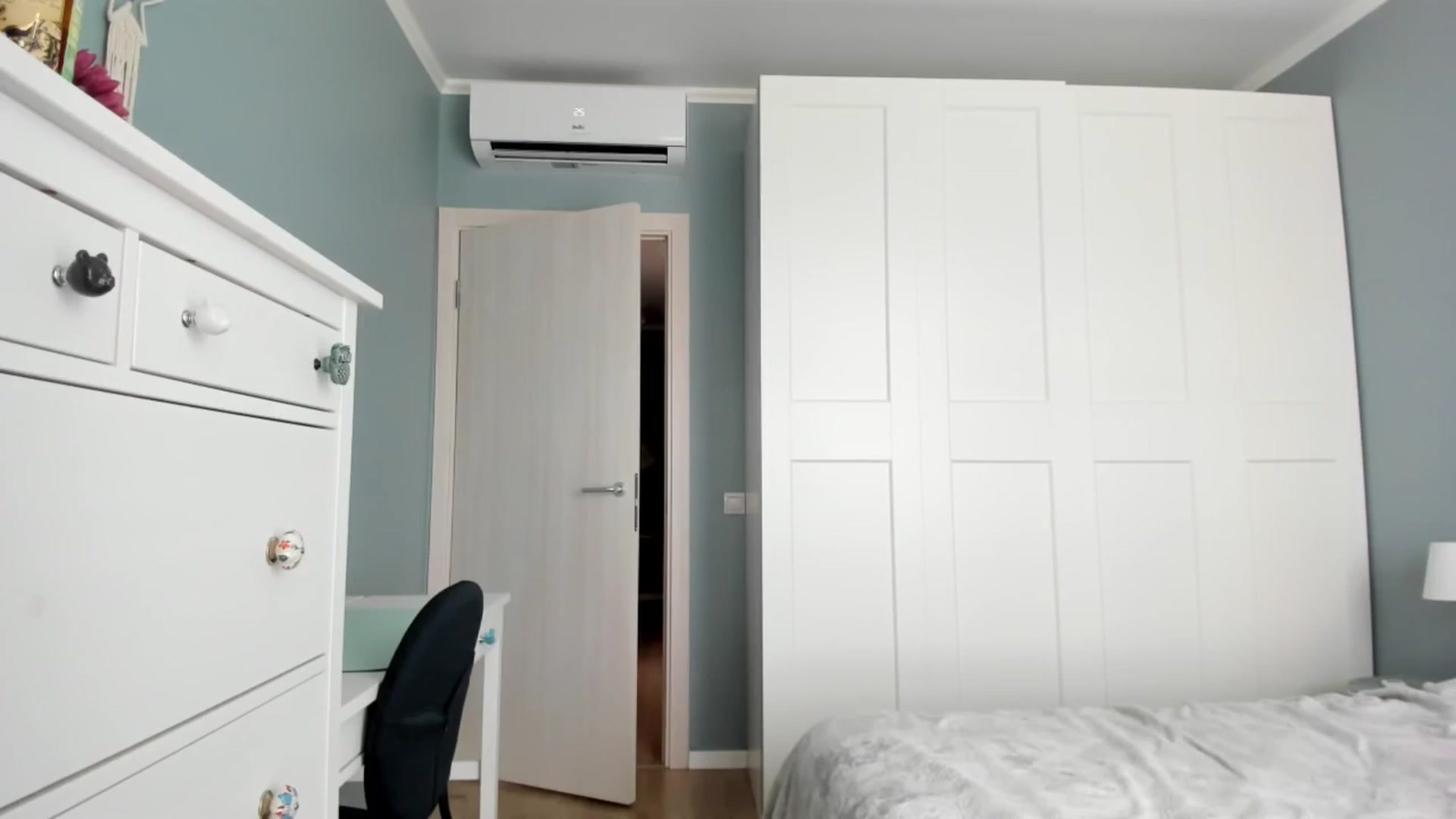 Gallery image thumbnail from Pixelss's myfreecams stream on, 08/10/2025, 11:05 image 5 of 20