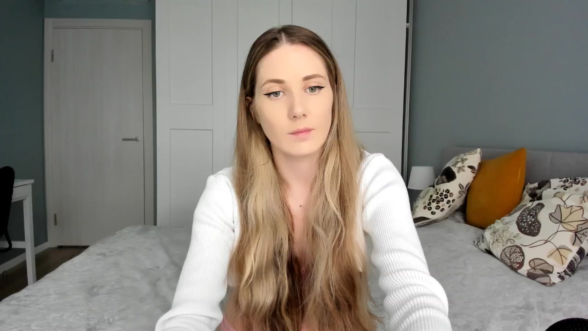Gallery image thumbnail from Pixelss's myfreecams stream on, 08/18/2025, 05:38 image 4 of 20