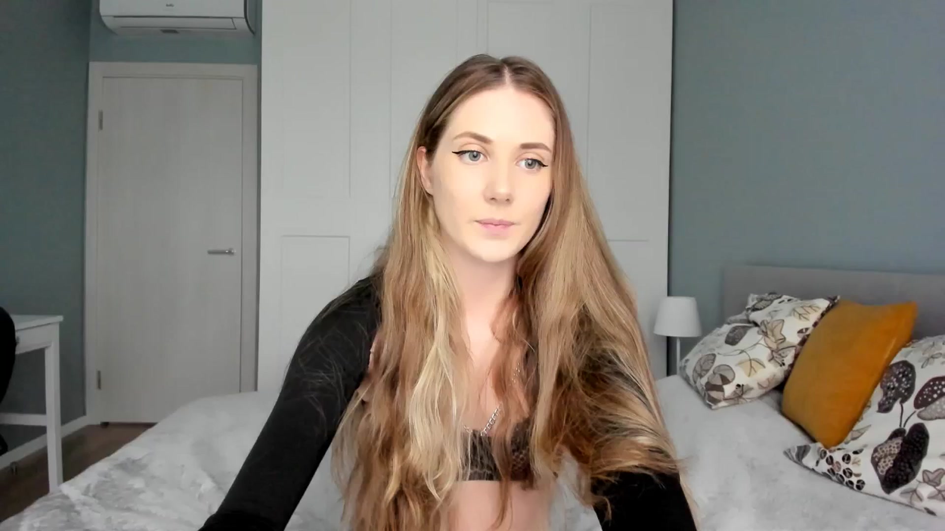 Gallery image thumbnail from Pixelss's myfreecams stream on, 08/23/2025, 05:58 image 13 of 20