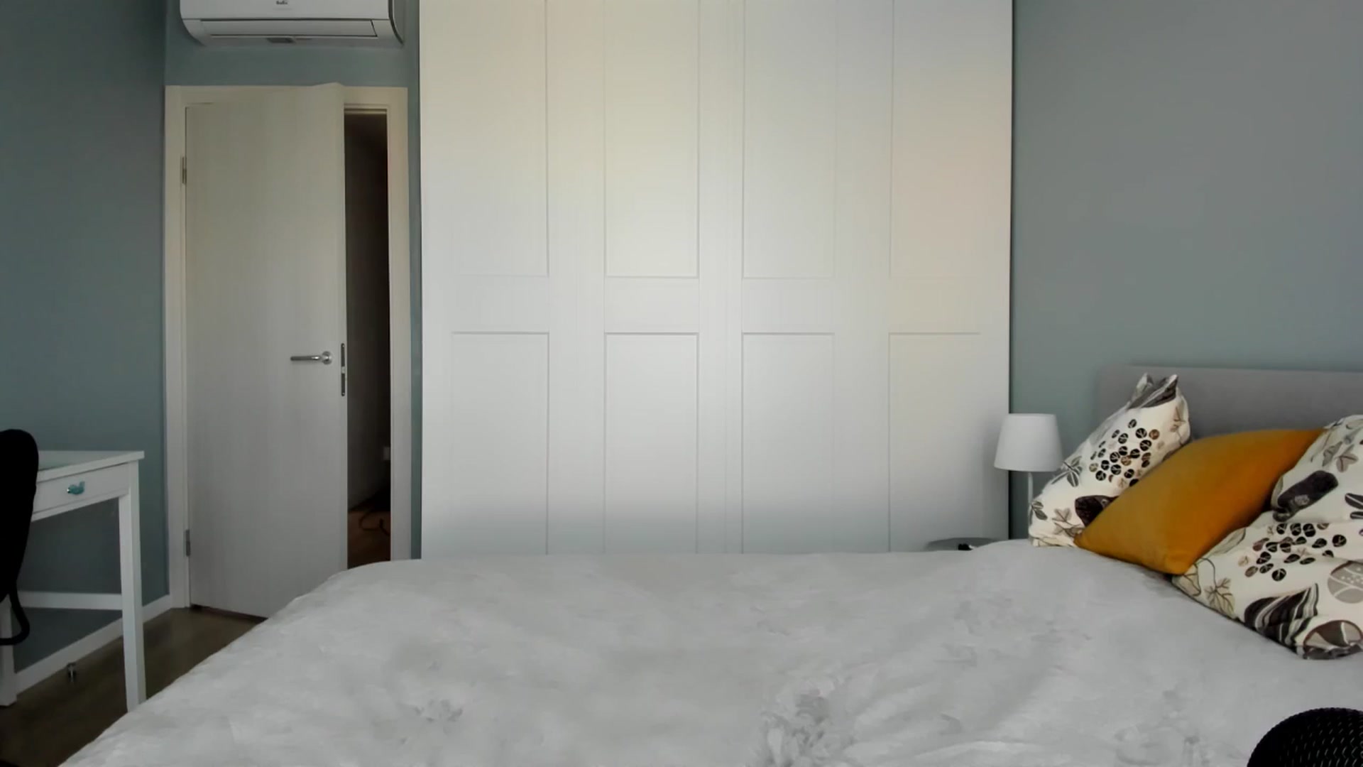Gallery image thumbnail from Pixelss's myfreecams stream on, 08/25/2025, 05:26 image 18 of 20
