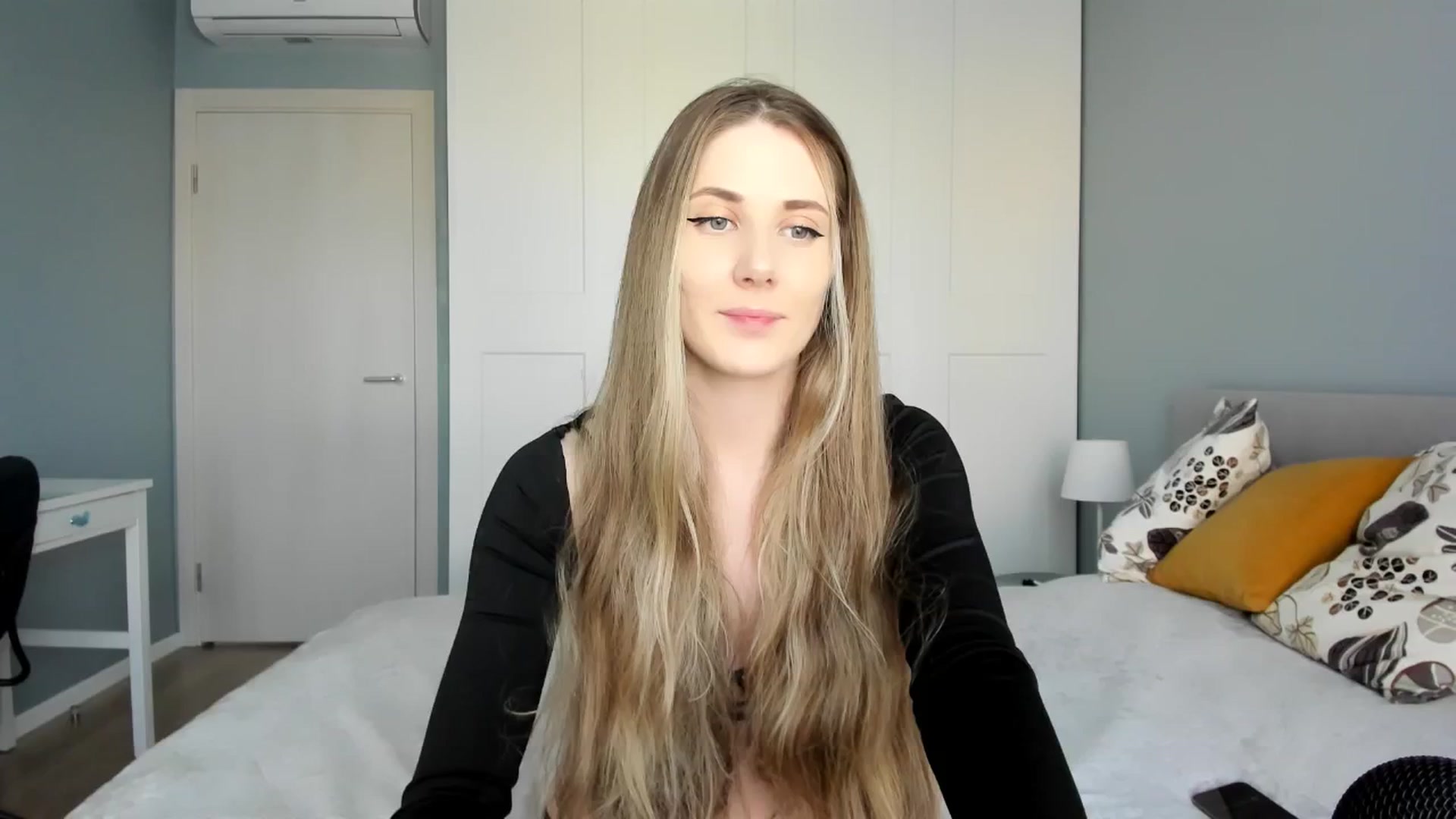 Gallery image thumbnail from Pixelss's myfreecams stream on, 08/25/2025, 05:26 image 16 of 20
