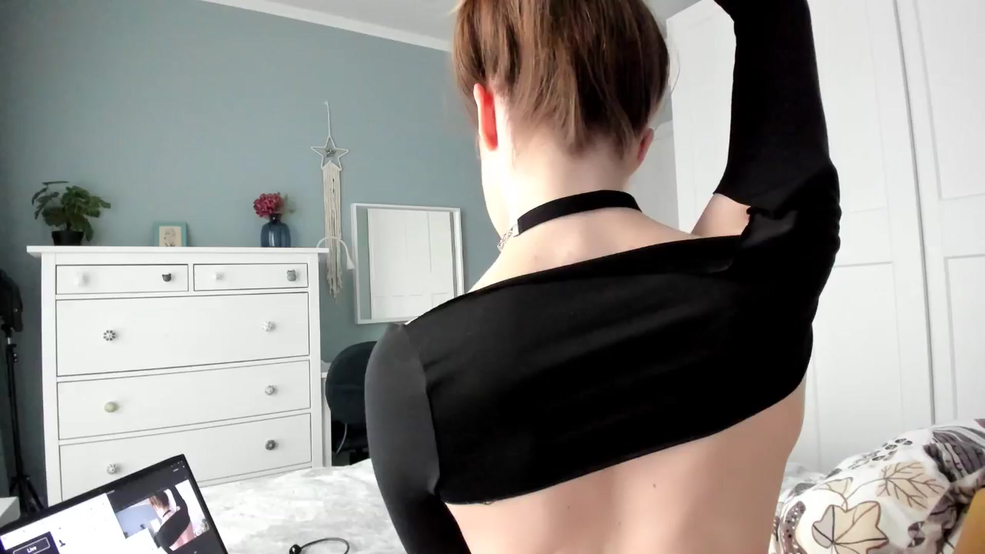 Gallery image thumbnail from Pixelss's myfreecams stream on, 10/19/2025, 10:25 image 4 of 20