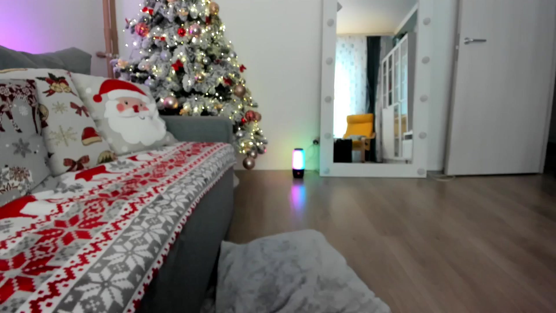 Gallery image thumbnail from Pixelss's myfreecams stream on, 12/21/2025, 08:50 image 19 of 20