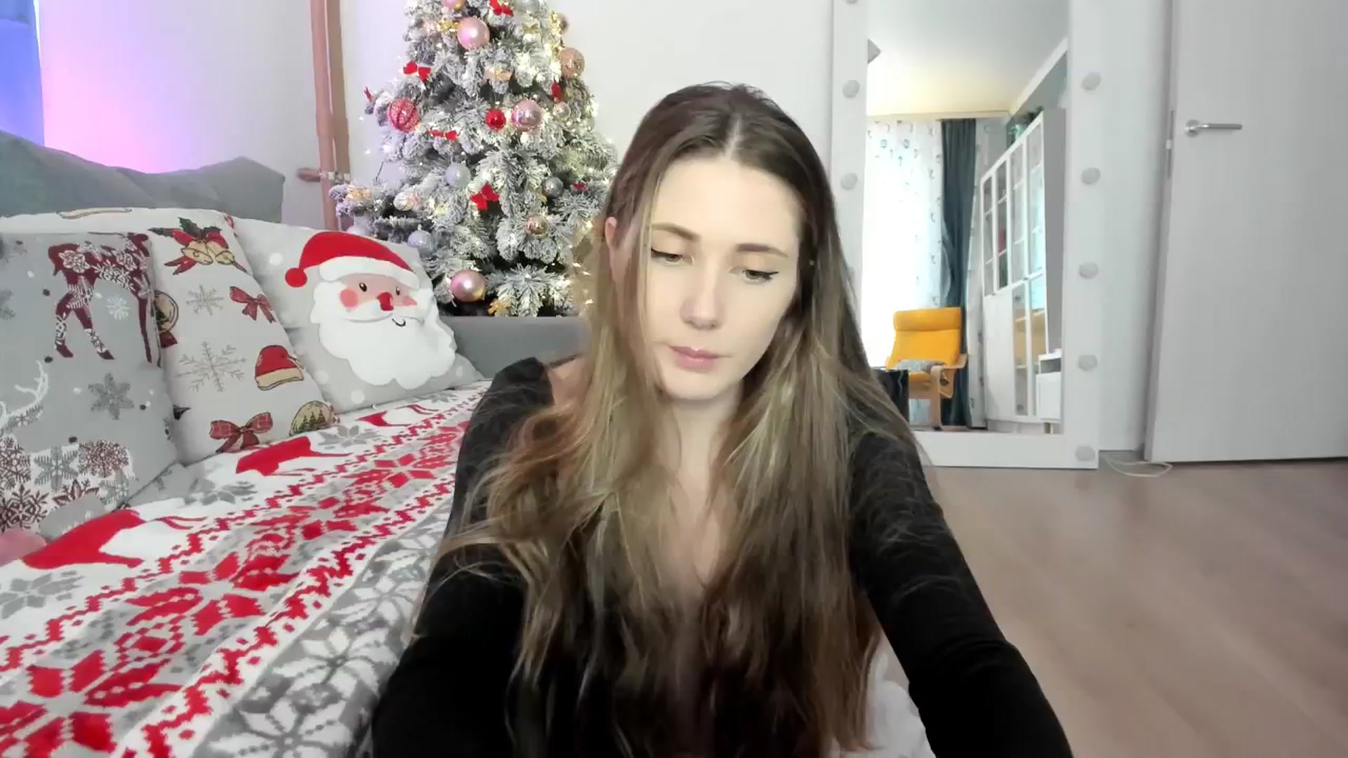 Gallery image thumbnail from Pixelss's myfreecams stream on, 12/21/2025, 10:14 image 6 of 20