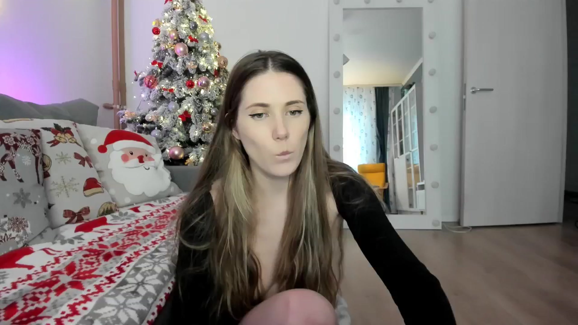Gallery image thumbnail from Pixelss's myfreecams stream on, 12/21/2025, 11:56 image 3 of 20