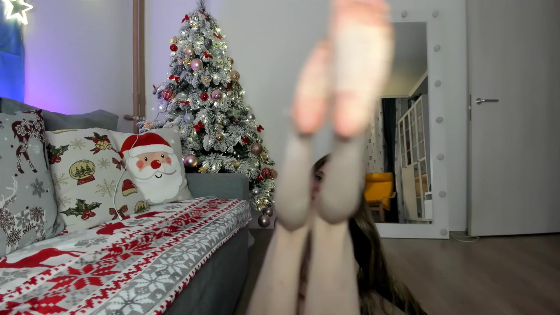 Gallery image thumbnail from Pixelss's myfreecams stream on, 12/21/2025, 15:19 image 15 of 20