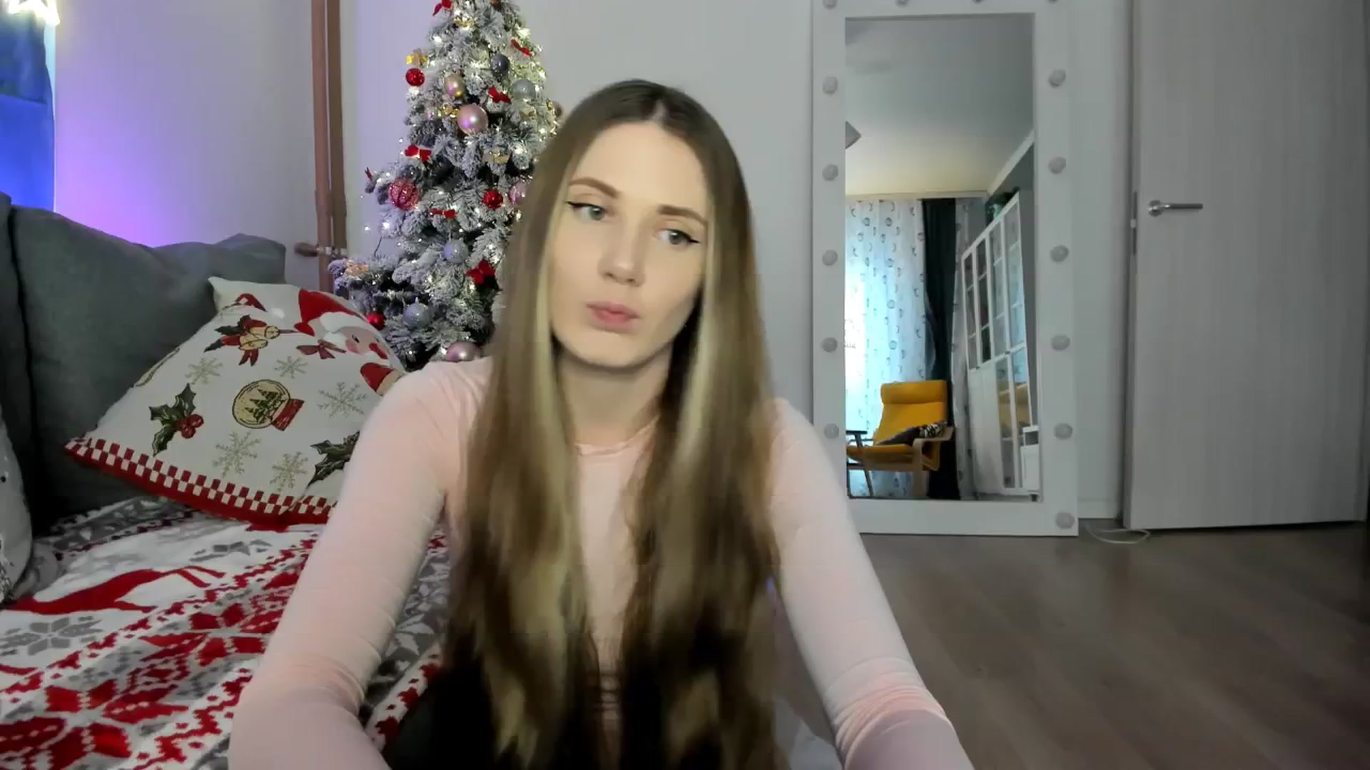Gallery image thumbnail from Pixelss's myfreecams stream on, 12/22/2025, 08:23 image 13 of 20