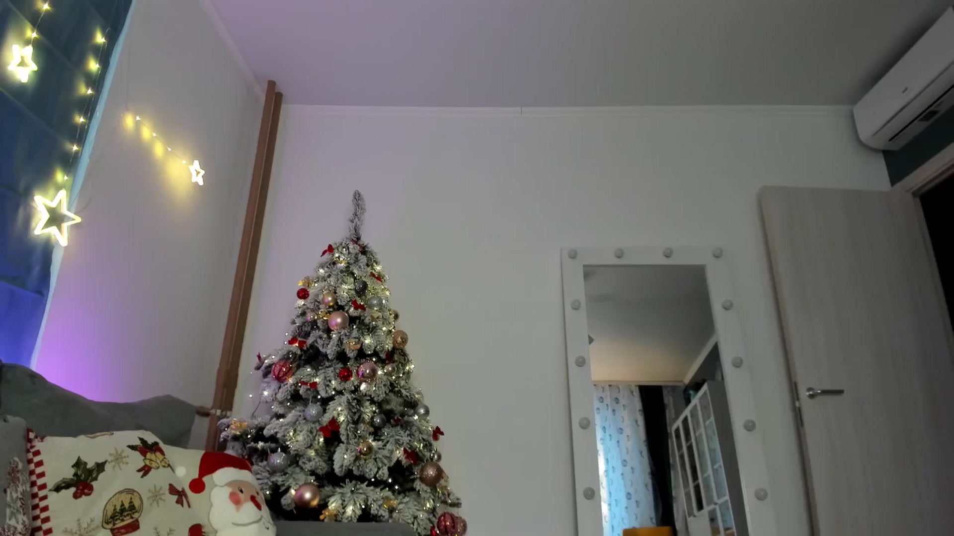 Gallery image thumbnail from Pixelss's myfreecams stream on, 12/23/2025, 08:24 image 4 of 20