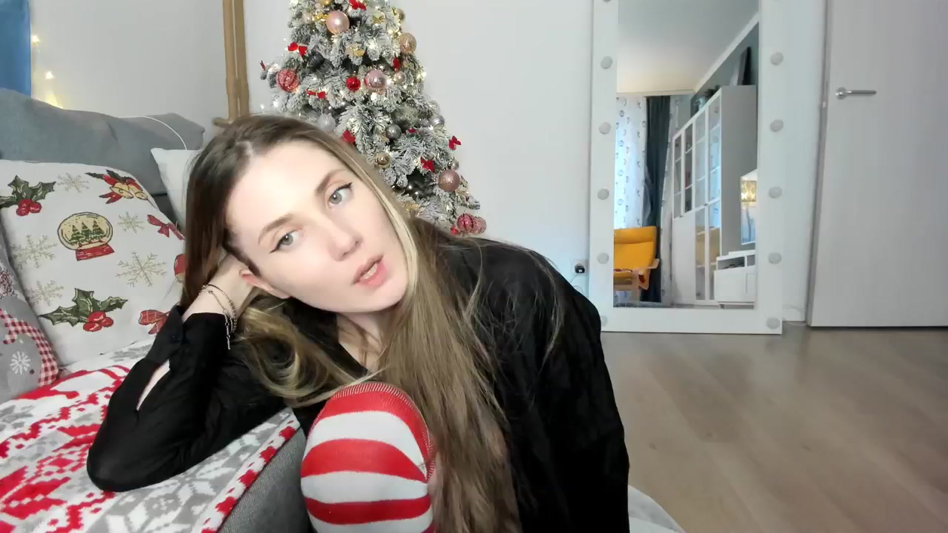 Gallery image thumbnail from Pixelss's myfreecams stream on, 12/25/2025, 11:13 image 17 of 20