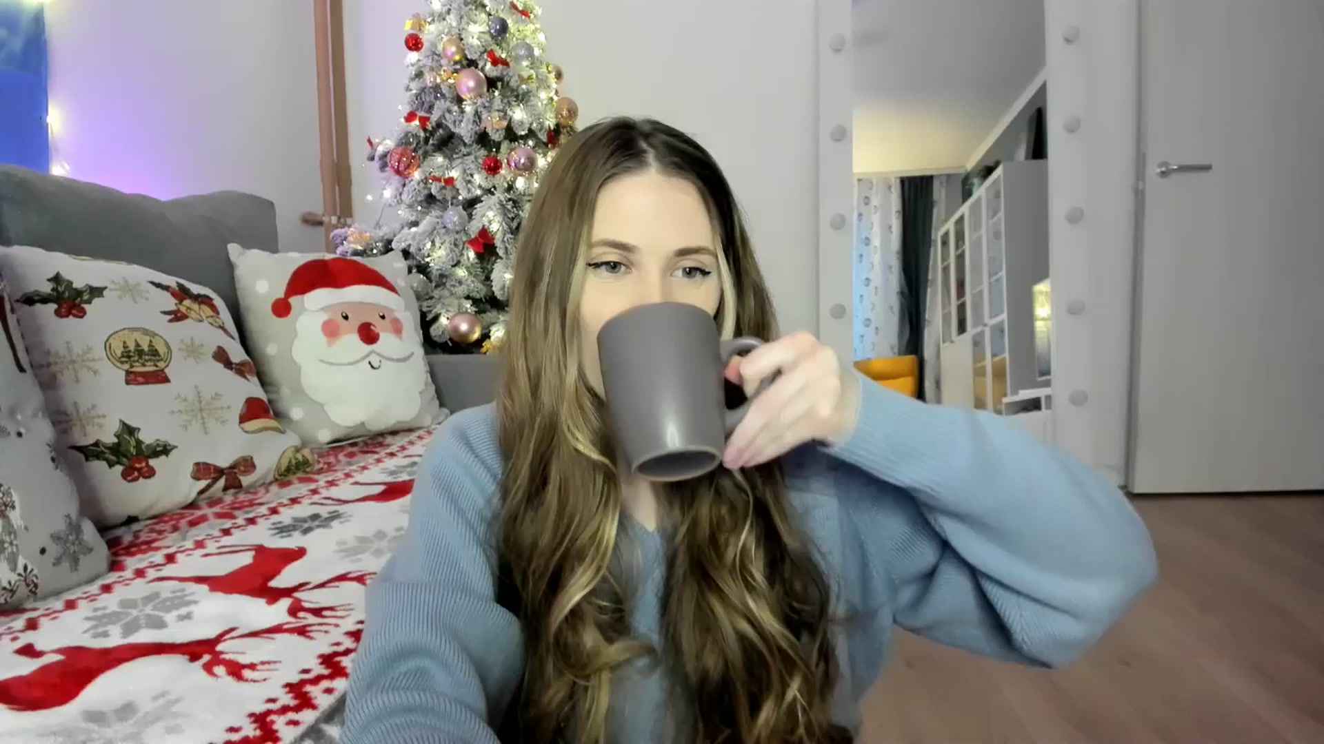Gallery image thumbnail from Pixelss's myfreecams stream on, 12/28/2025, 08:30 image 5 of 20