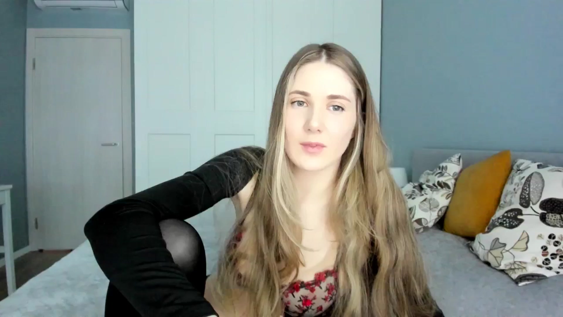 Gallery image thumbnail from Pixelss's myfreecams stream on, 01/13/2026, 07:04 image 7 of 20