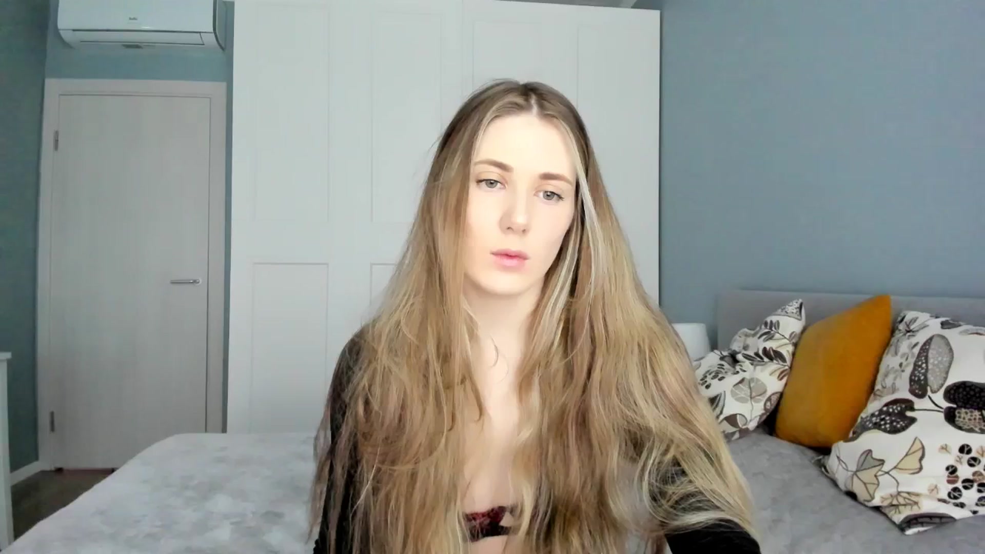 Gallery image thumbnail from Pixelss's myfreecams stream on, 01/13/2026, 07:04 image 12 of 20