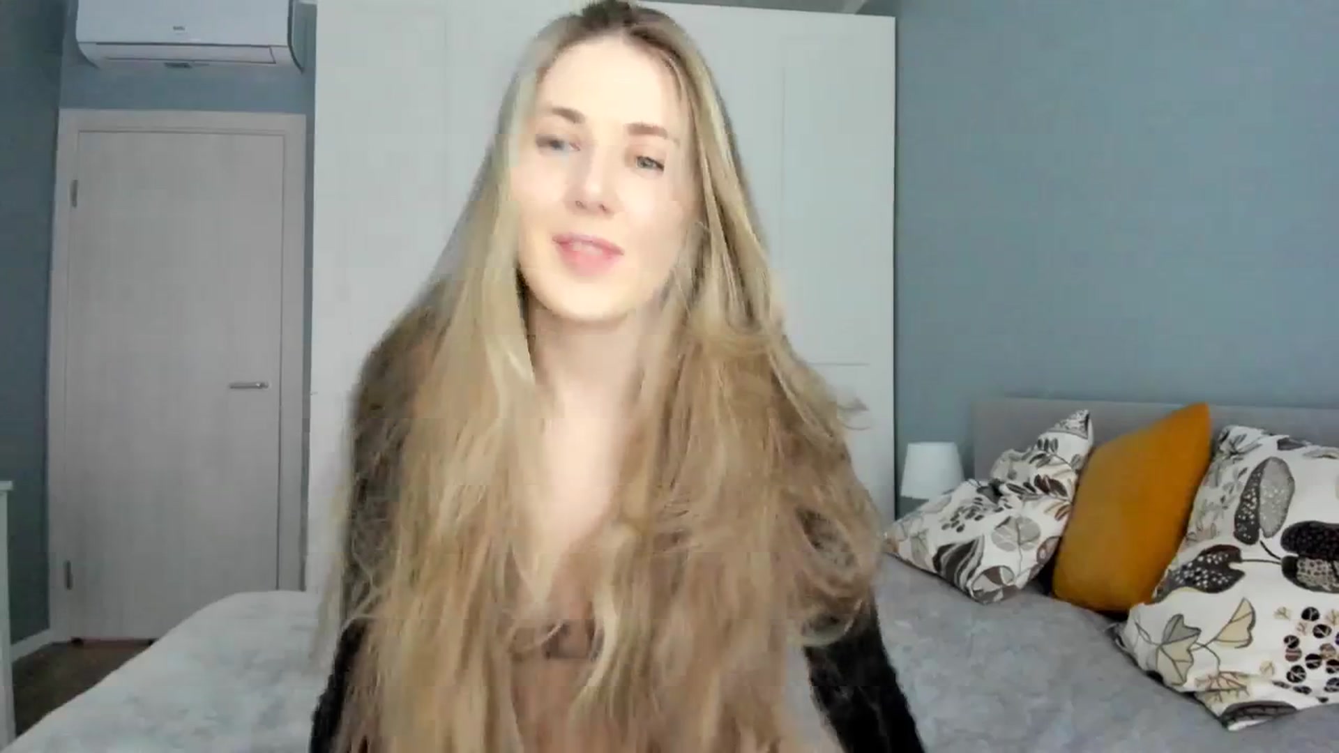 Gallery image thumbnail from Pixelss's myfreecams stream on, 01/13/2026, 07:04 image 15 of 20