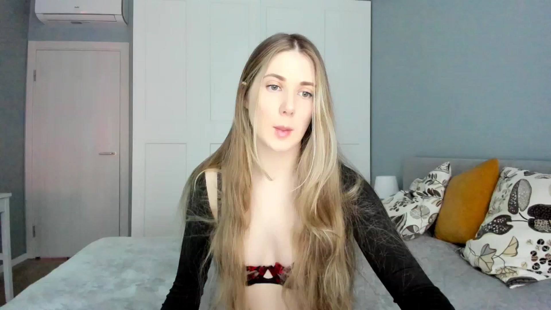 Gallery image thumbnail from Pixelss's myfreecams stream on, 01/13/2026, 07:04 image 1 of 20