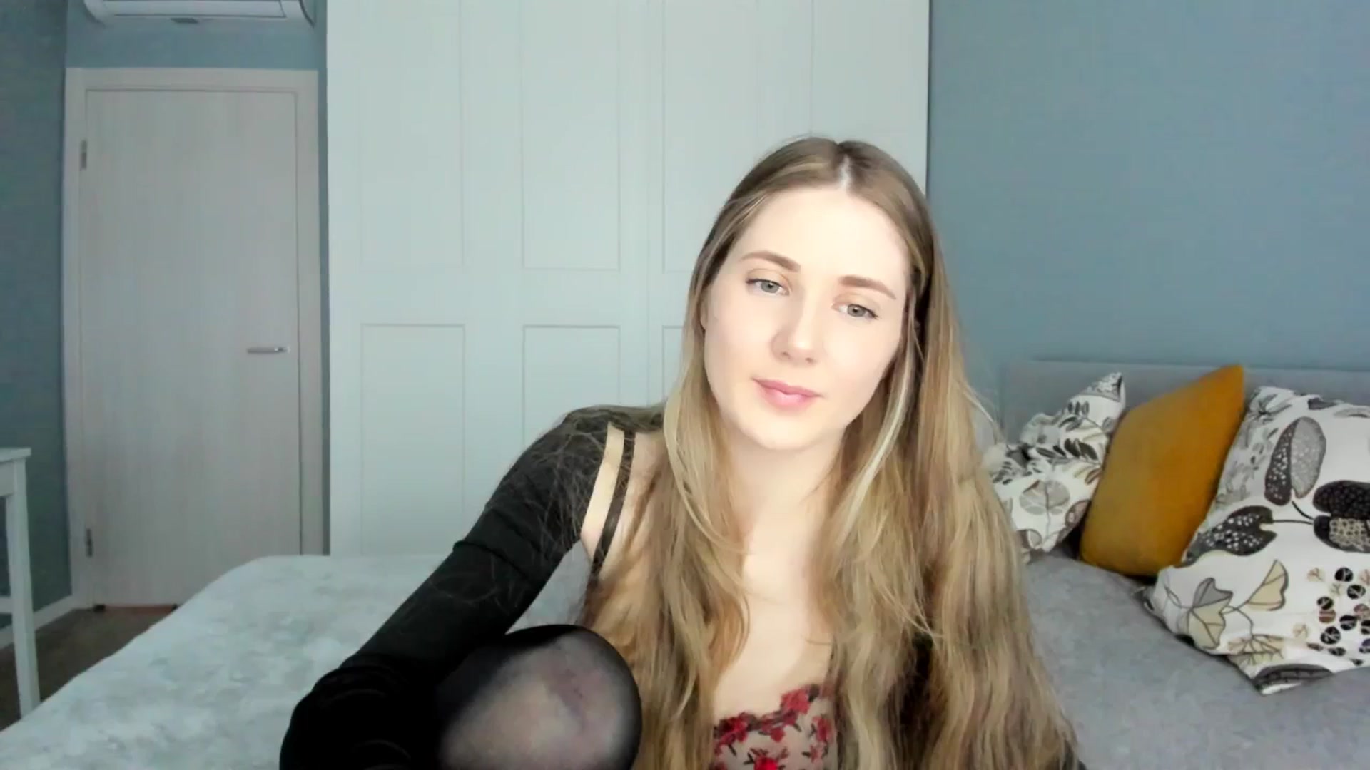 Gallery image thumbnail from Pixelss's myfreecams stream on, 01/13/2026, 07:04 image 8 of 20