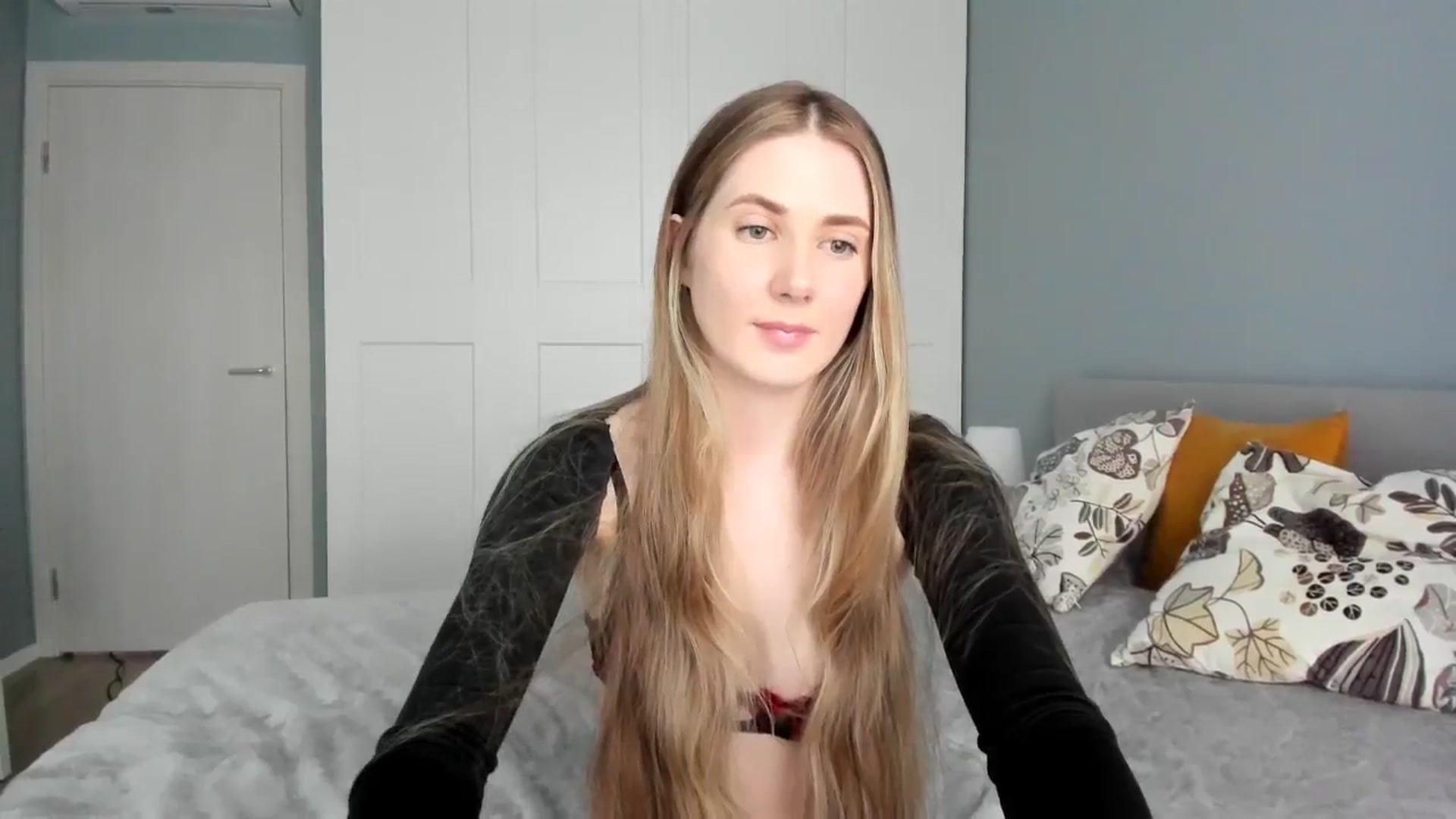 Gallery image thumbnail from Pixelss's myfreecams stream on, 01/17/2026, 08:36 image 8 of 20