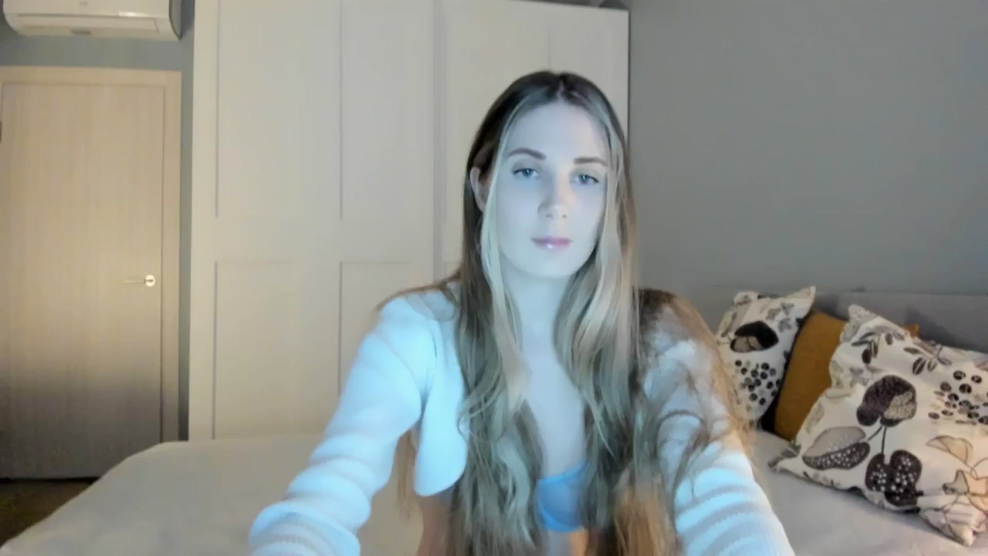 Gallery image thumbnail from Pixelss's myfreecams stream on, 01/24/2026, 08:56 image 1 of 20