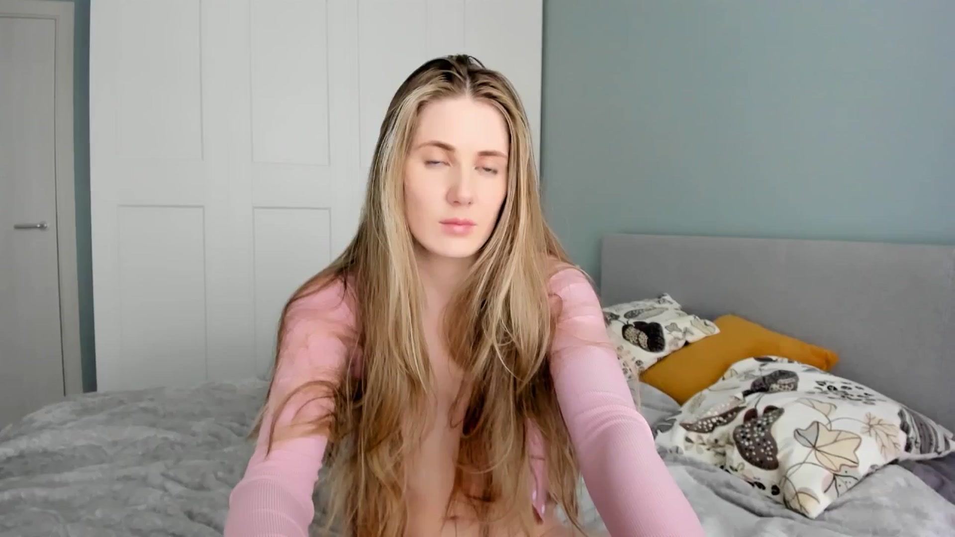 Gallery image thumbnail from Pixelss's myfreecams stream on, 01/25/2026, 12:10 image 9 of 20