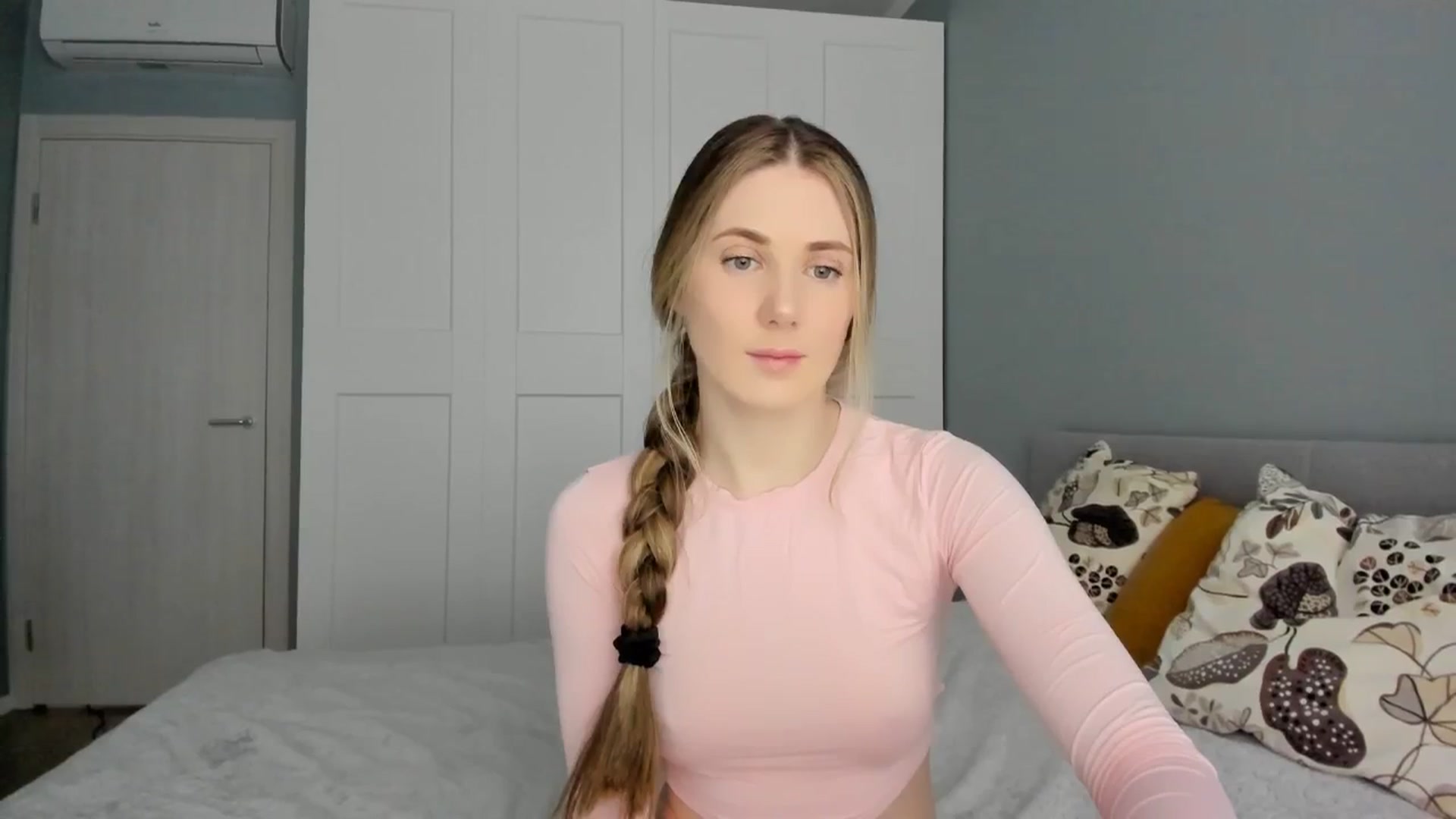 Gallery image thumbnail from Pixelss's myfreecams stream on, 01/29/2026, 10:23 image 3 of 20