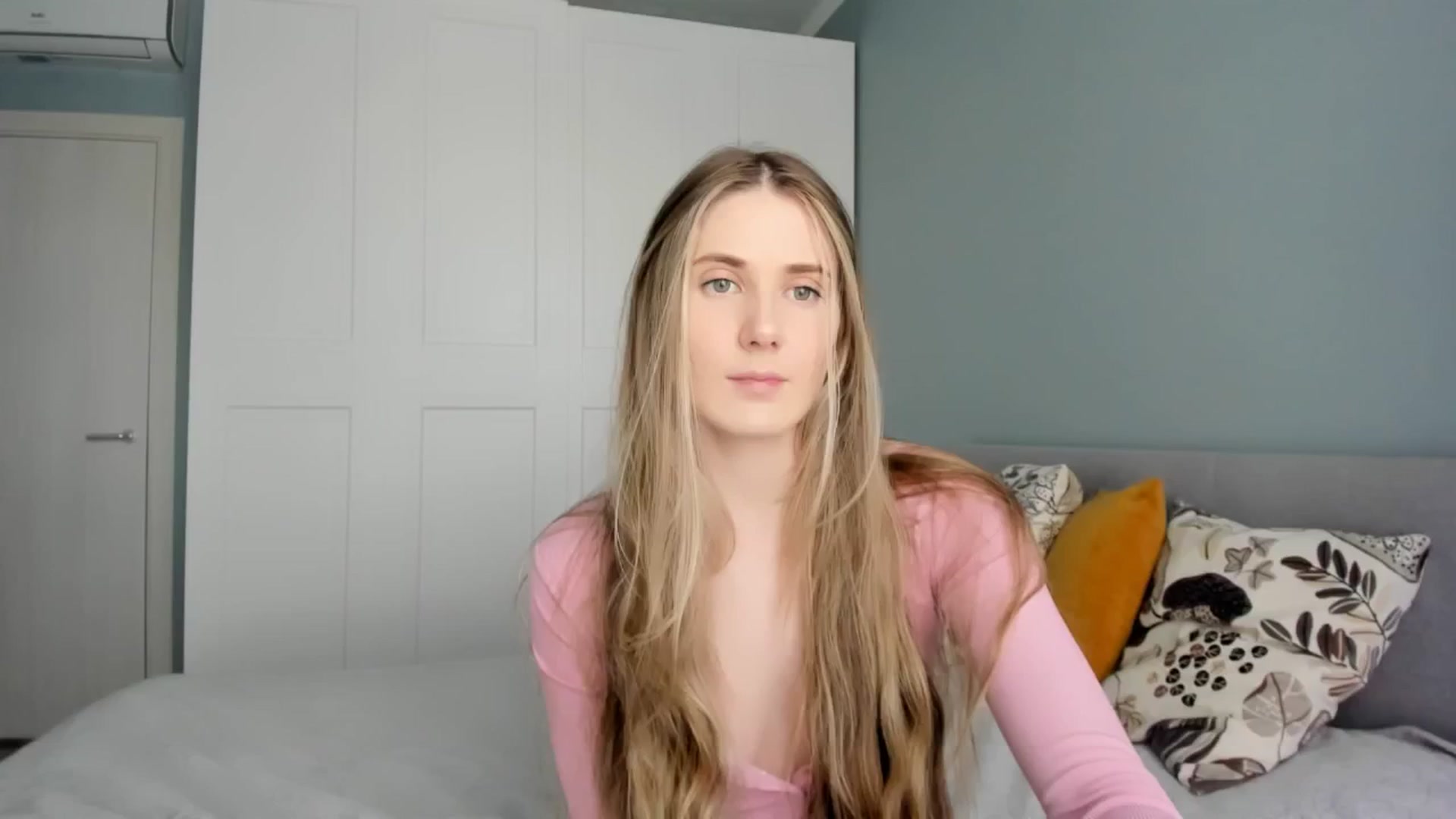 Gallery image thumbnail from Pixelss's myfreecams stream on, 02/05/2026, 08:14 image 15 of 20