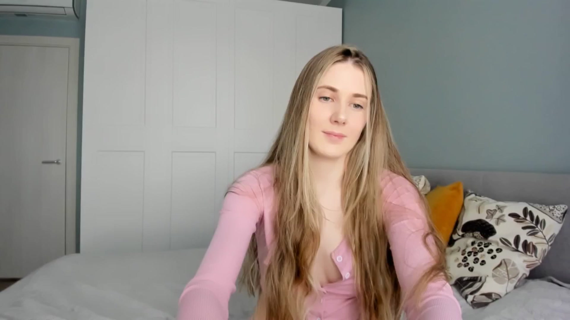 Gallery image thumbnail from Pixelss's myfreecams stream on, 02/05/2026, 08:14 image 12 of 20