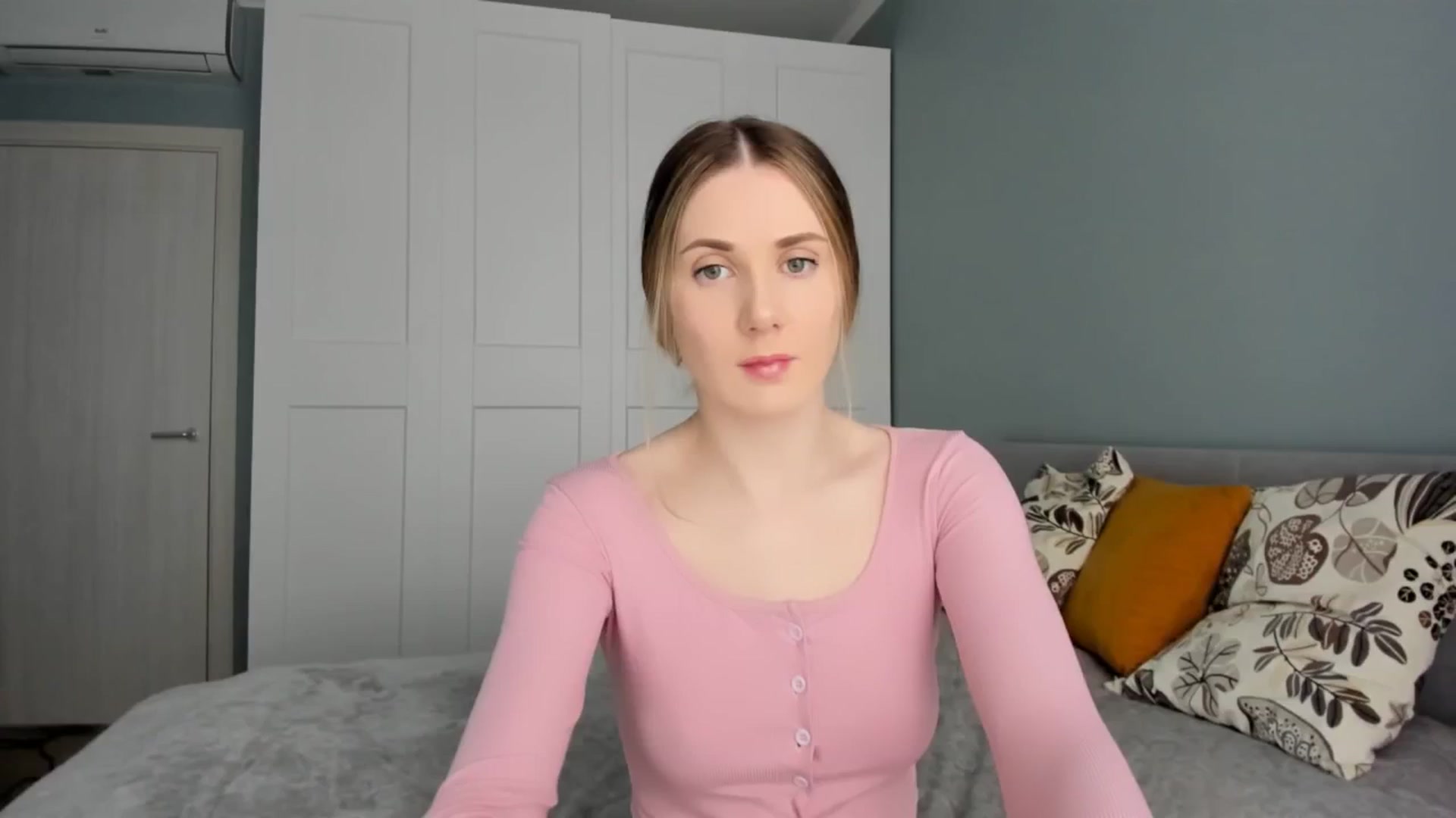 Gallery image thumbnail from Pixelss's myfreecams stream on, 02/14/2026, 10:37 image 1 of 20