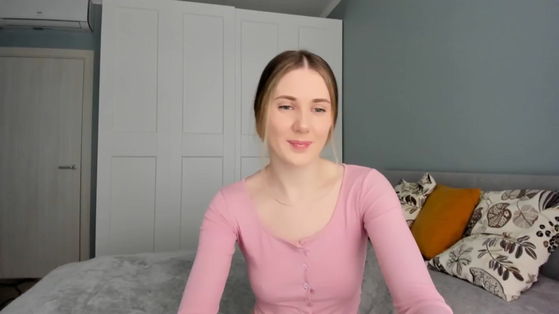 Gallery image thumbnail from Pixelss's myfreecams stream on, 02/14/2026, 10:37 image 4 of 20