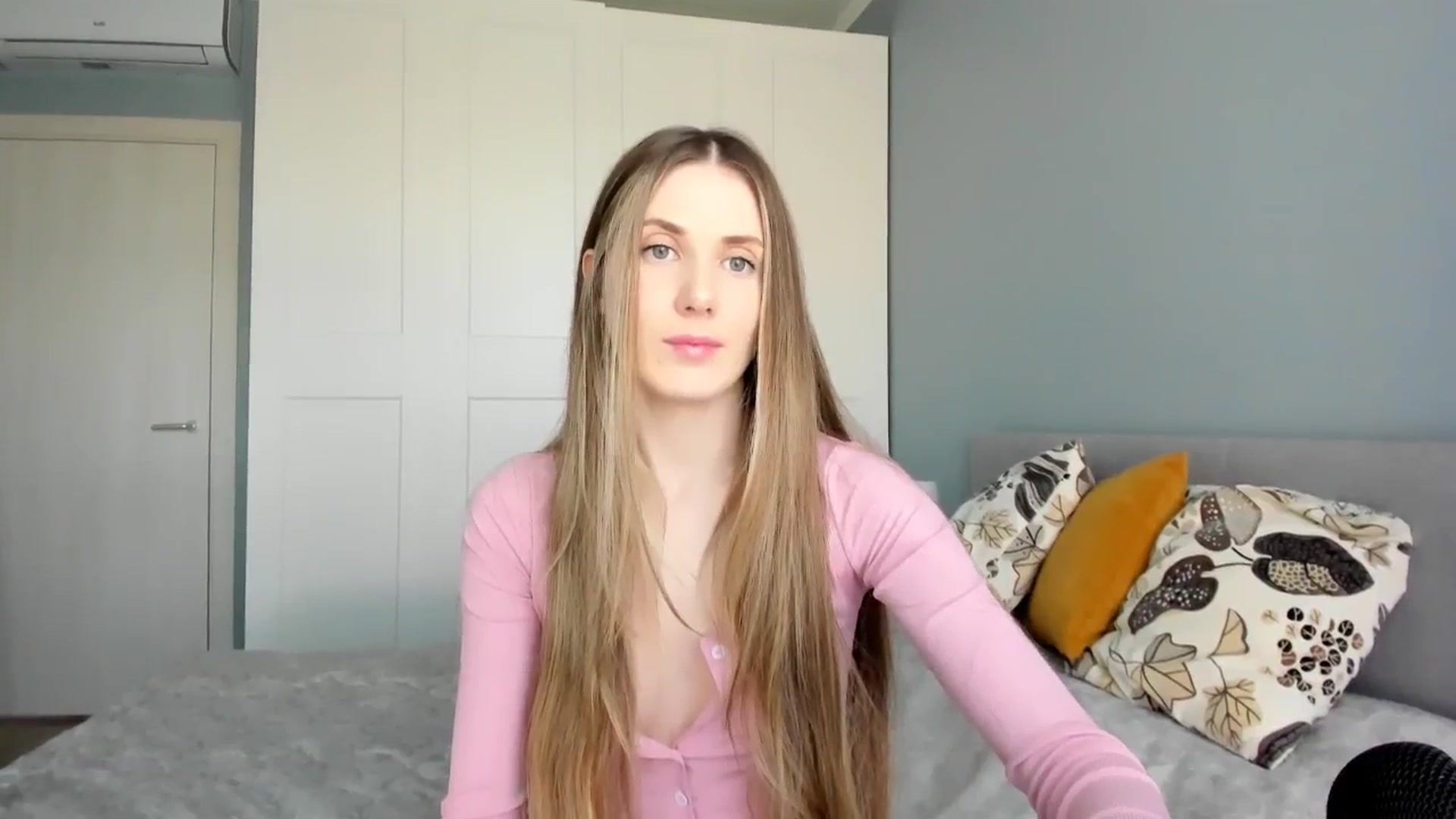 Gallery image thumbnail from Pixelss's myfreecams stream on, 04/25/2026, 07:11 image 4 of 20
