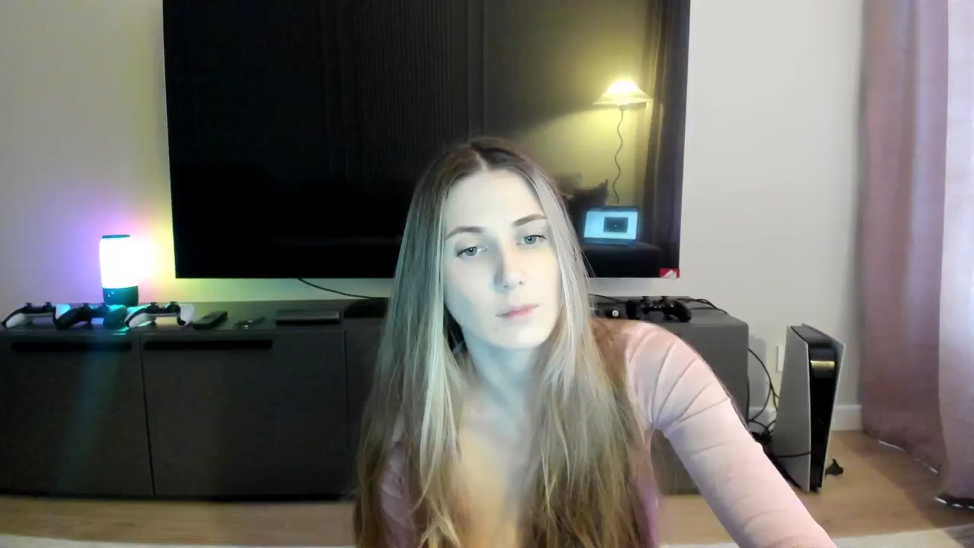 Gallery image thumbnail from Pixelss's myfreecams stream on, 05/02/2026, 08:26 image 18 of 20