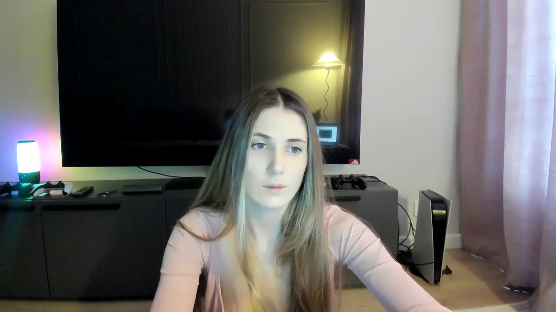 Gallery image thumbnail from Pixelss's myfreecams stream on, 05/02/2026, 08:26 image 12 of 20