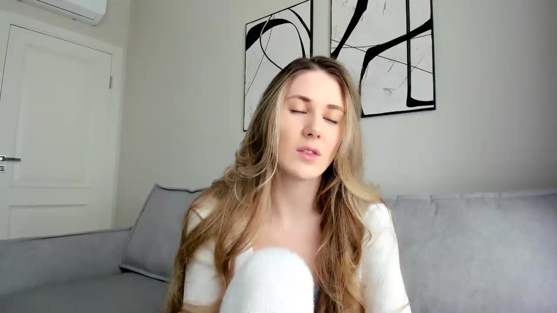 Gallery image thumbnail from Pixelss's myfreecams stream on, 05/31/2026, 08:14 image 8 of 20