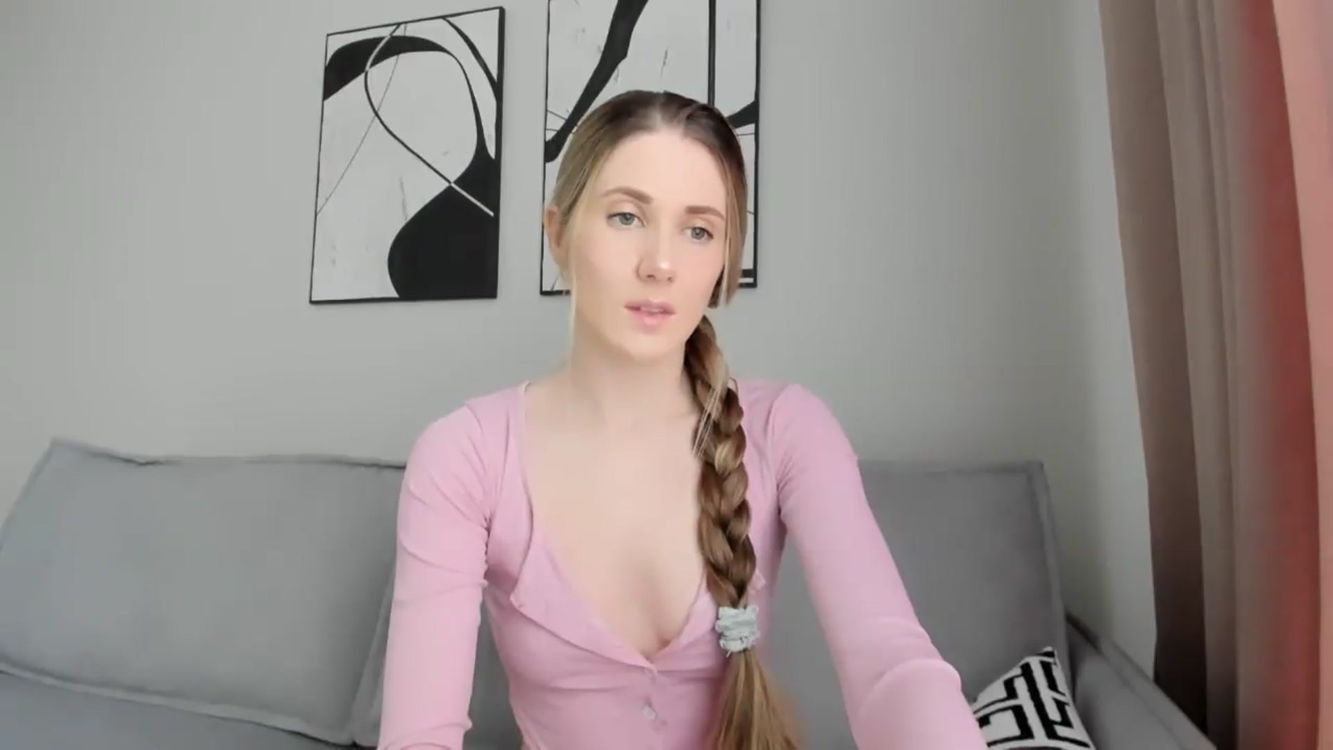 Gallery image thumbnail from Pixelss's myfreecams stream on, 09/22/2026, 08:49 image 4 of 20