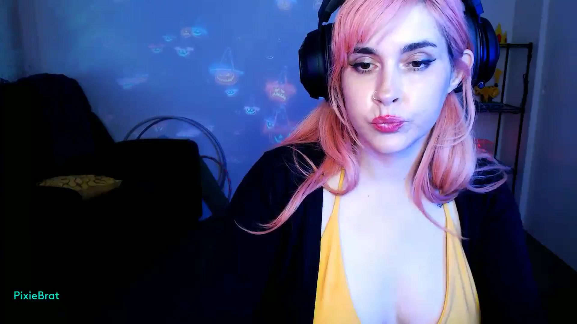 Gallery image thumbnail from PixieBrat's myfreecams stream on, 10/16/2024, 05:51 image 8 of 20