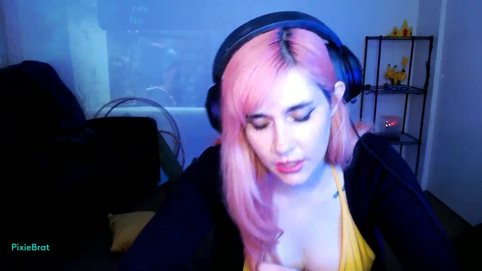Gallery image thumbnail from PixieBrat's myfreecams stream on, 10/16/2024, 07:44 image 18 of 20