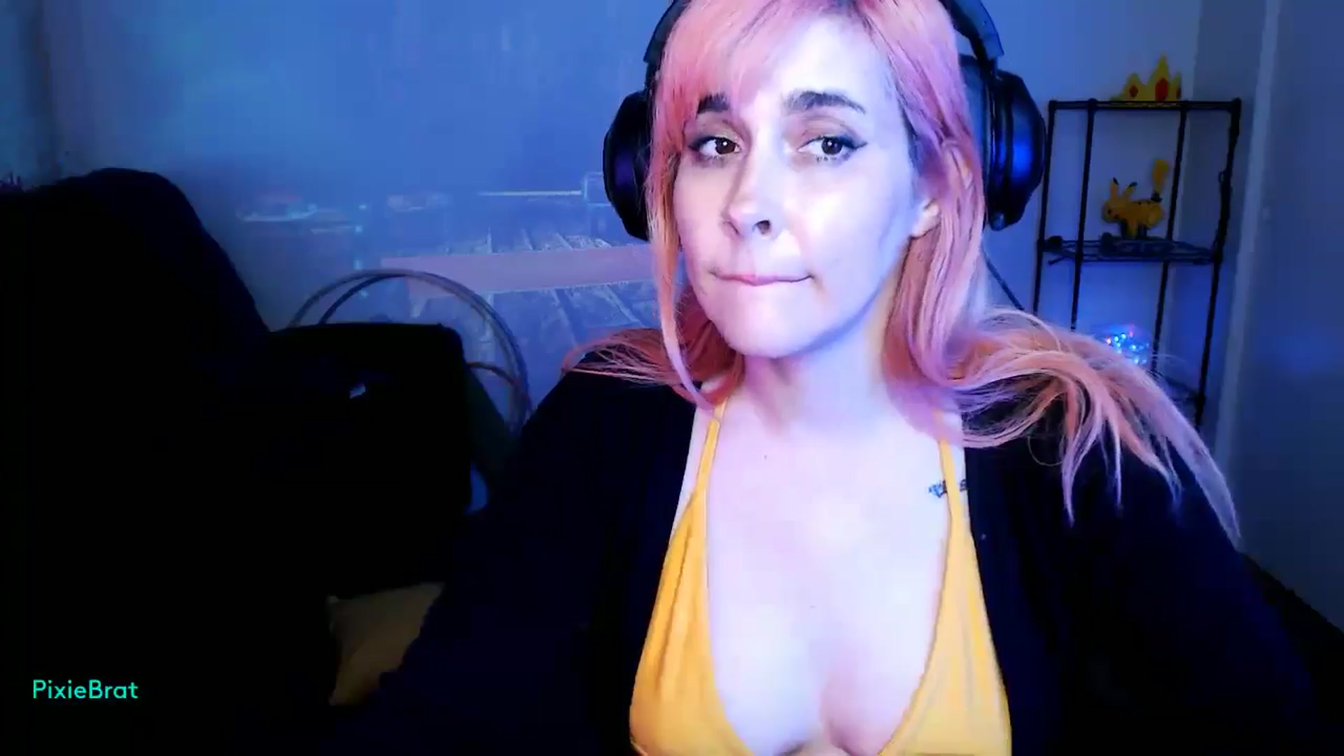 Gallery image thumbnail from PixieBrat's myfreecams stream on, 10/16/2024, 07:44 image 7 of 20