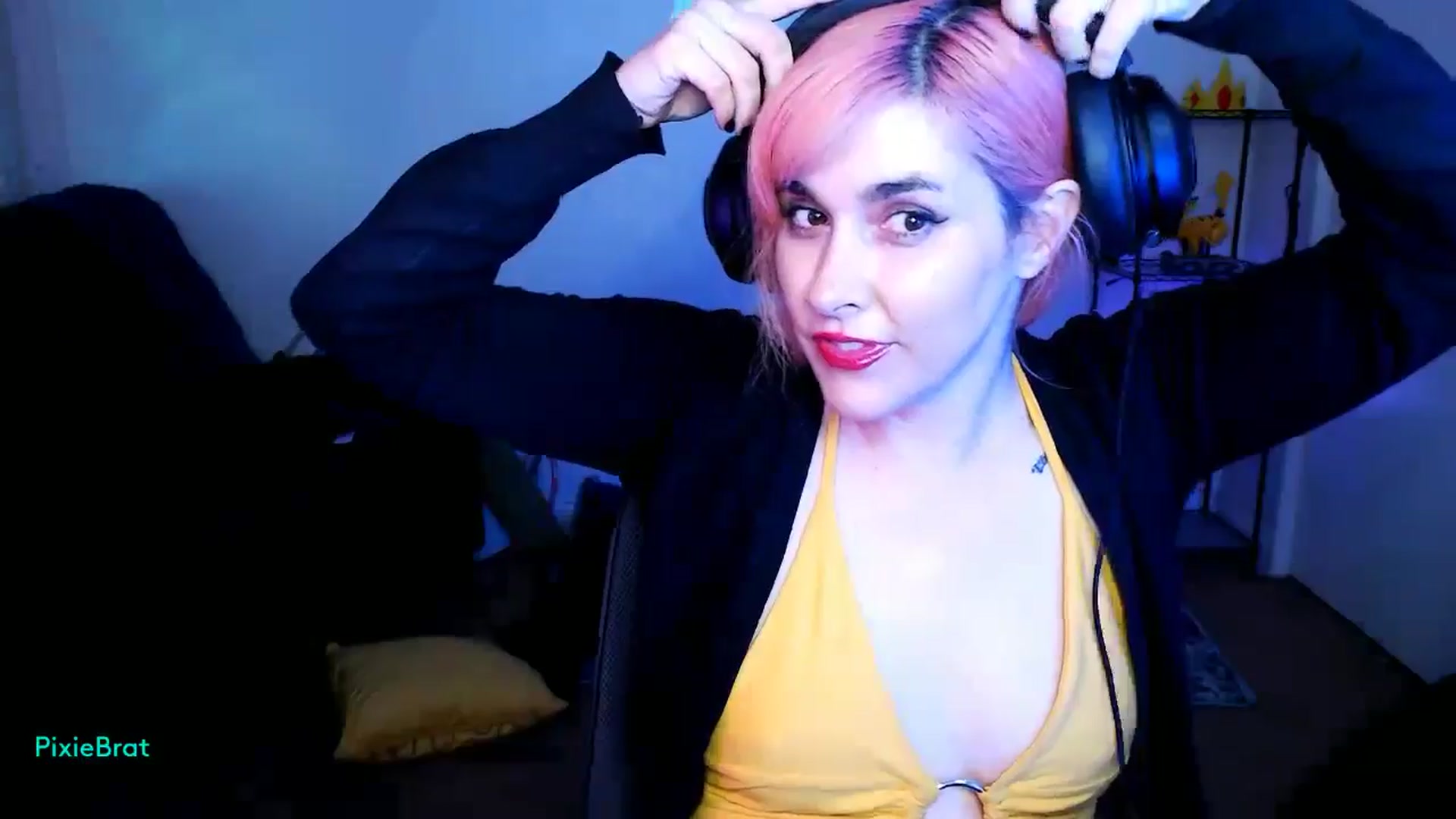 Gallery image thumbnail from PixieBrat's myfreecams stream on, 10/16/2024, 07:44 image 13 of 20