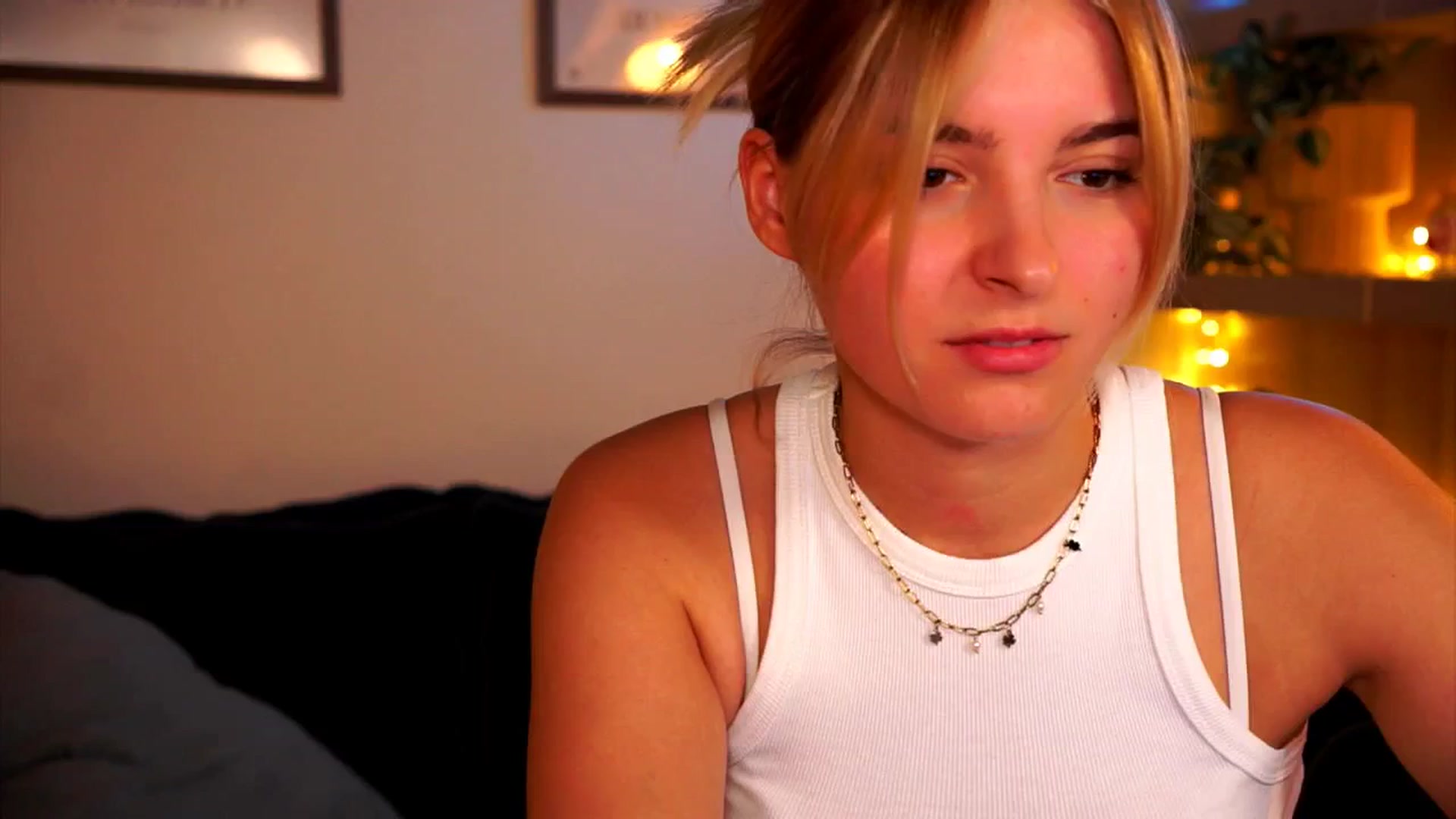Gallery image thumbnail from Pixie_Pie's myfreecams stream on, 03/05/2026, 14:50 image 18 of 20