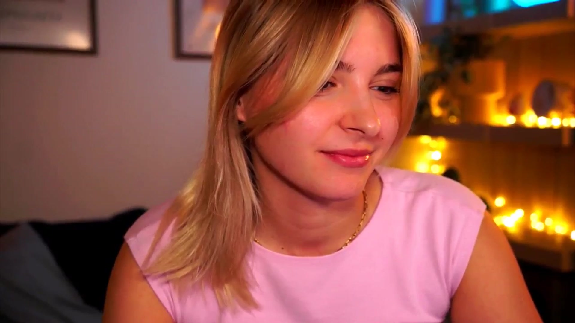 Gallery image thumbnail from Pixie_Pie's myfreecams stream on, 03/08/2026, 18:51 image 14 of 20