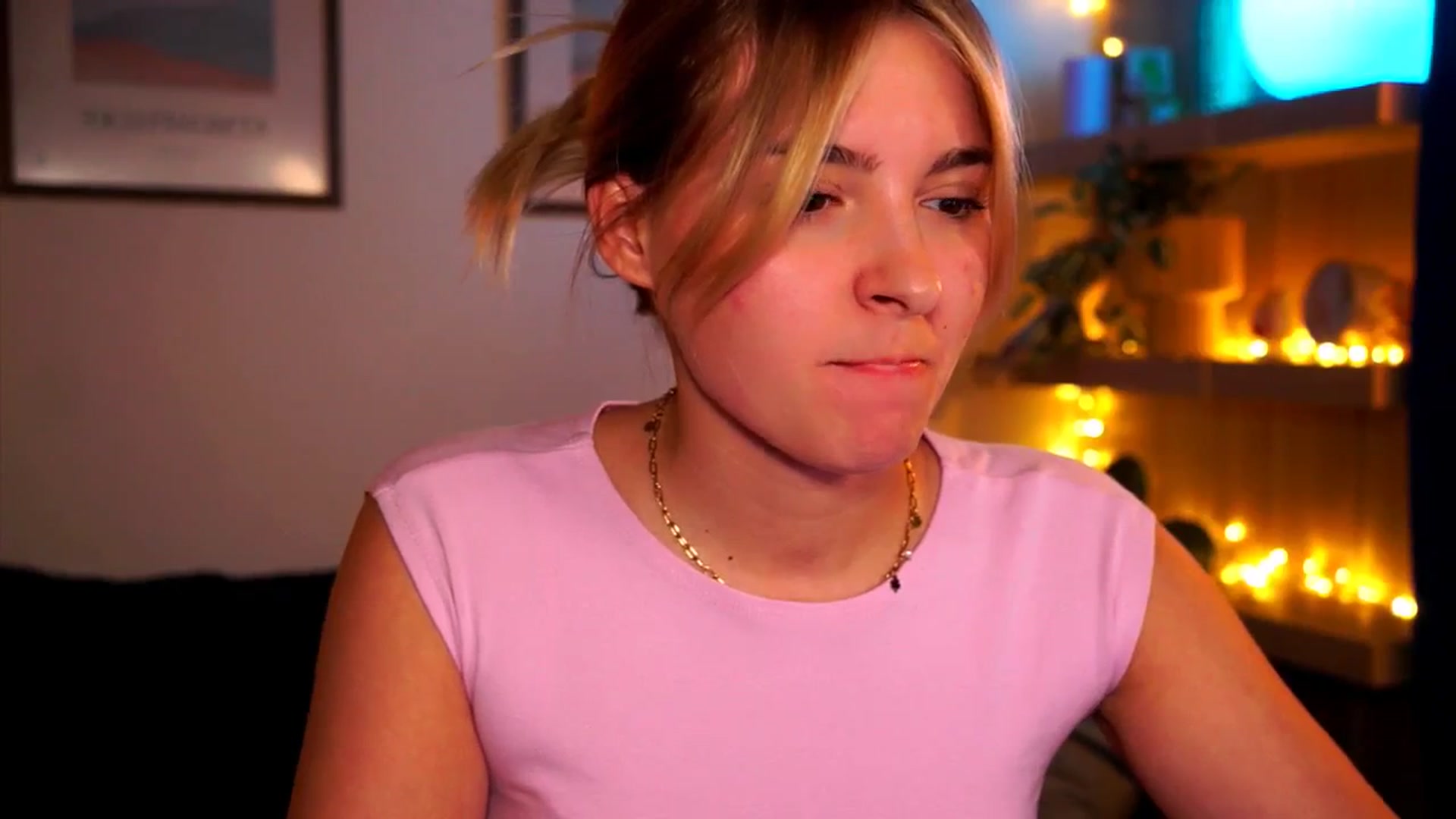 Gallery image thumbnail from Pixie_Pie's myfreecams stream on, 03/08/2026, 18:51 image 8 of 20