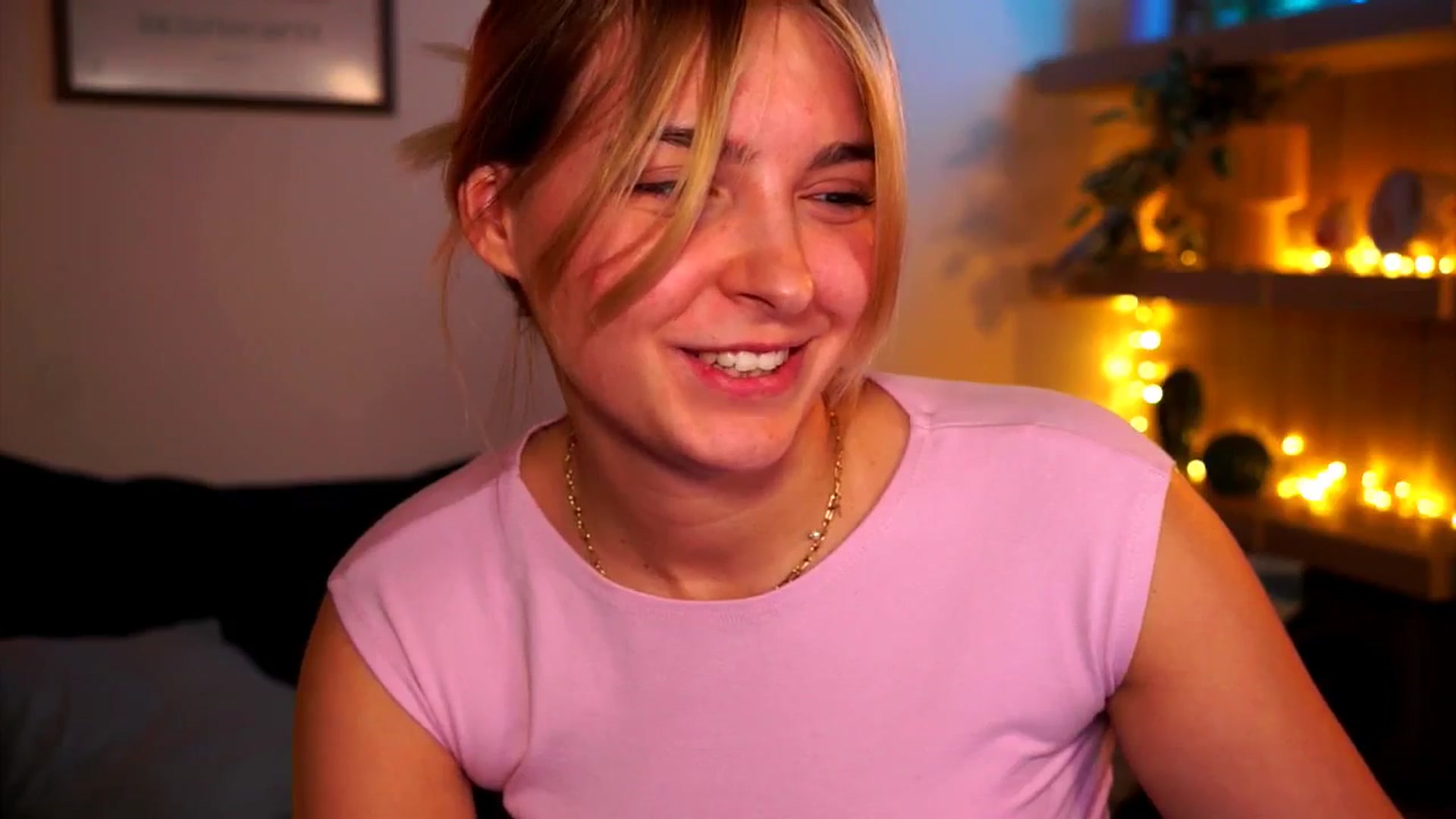 Gallery image thumbnail from Pixie_Pie's myfreecams stream on, 03/08/2026, 18:51 image 4 of 20