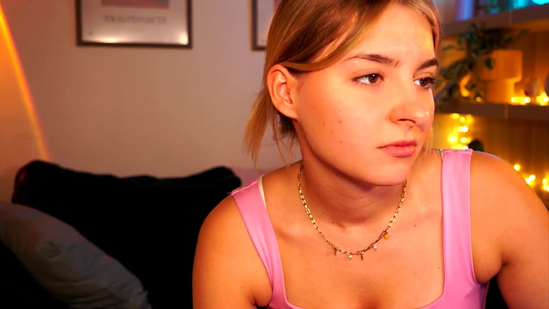 Gallery image thumbnail from Pixie_Pie's myfreecams stream on, 03/11/2026, 14:27 image 18 of 20