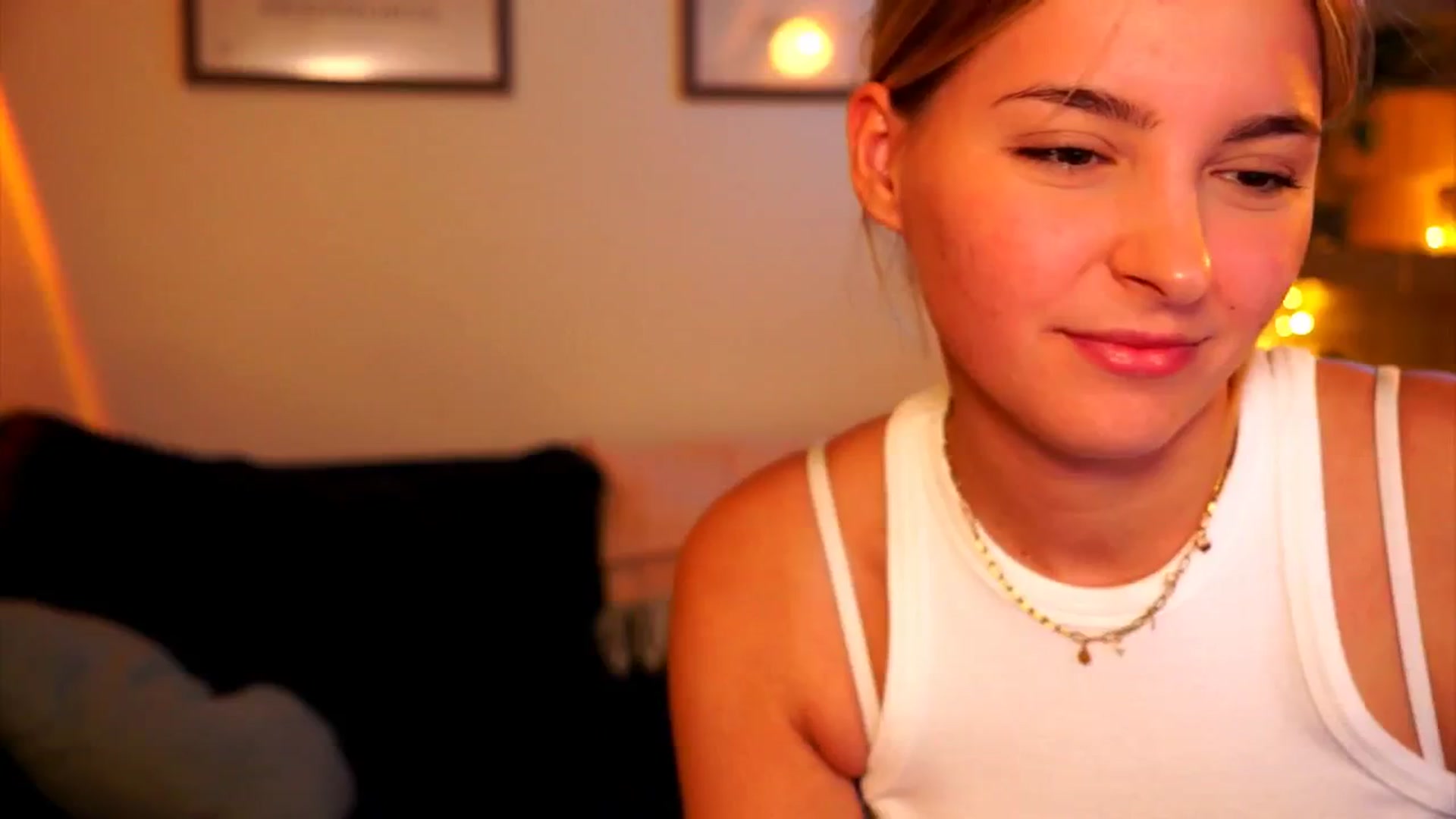 Gallery image thumbnail from Pixie_Pie's myfreecams stream on, 03/14/2026, 14:06 image 18 of 20