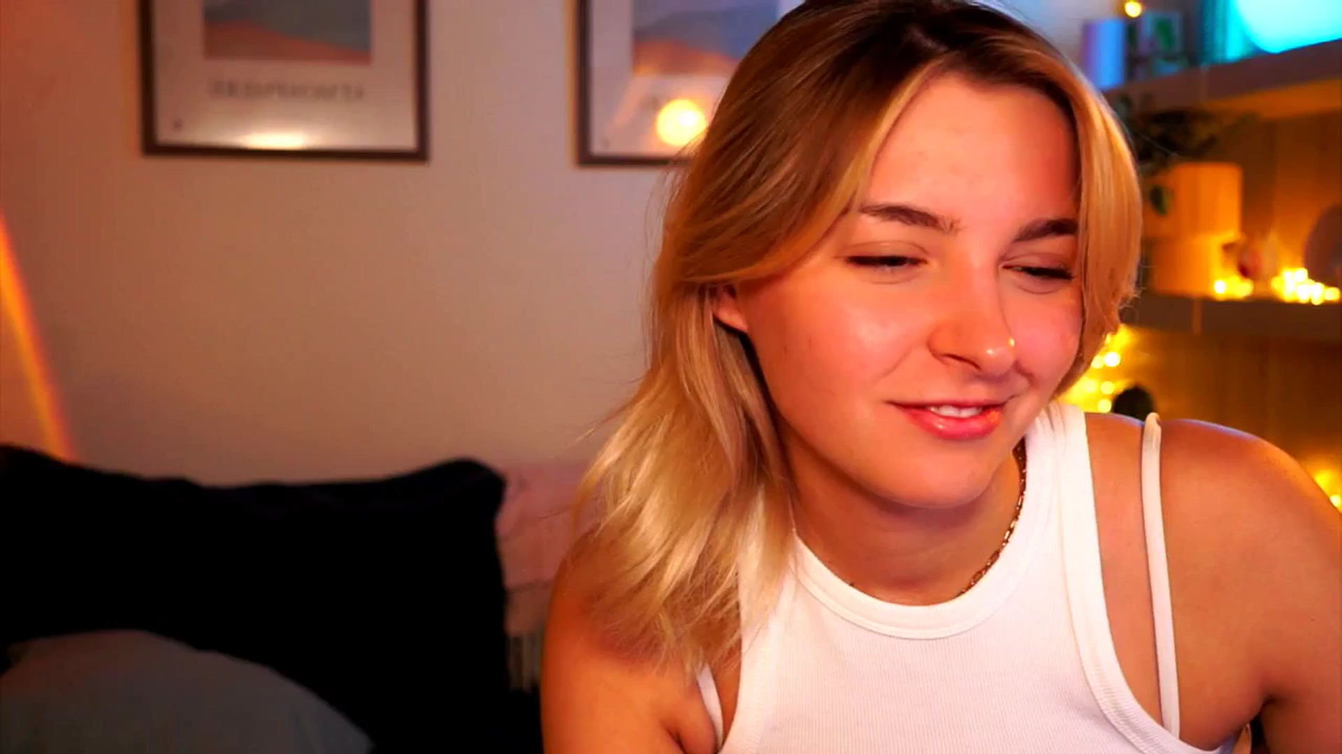 Gallery image thumbnail from Pixie_Pie's myfreecams stream on, 03/14/2026, 17:10 image 17 of 20